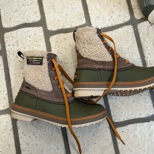 NWOT L.L Bean Insulated Boots